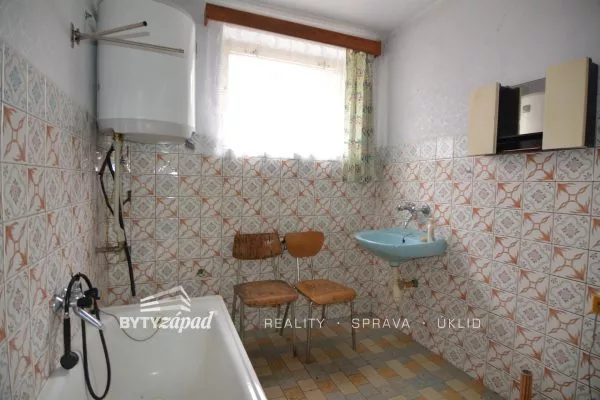 Prodej rodinné domy, 600 m2 - Chlum