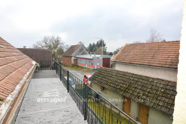 Prodej rodinné domy, 600 m2 - Chlum