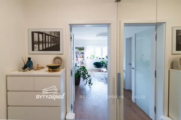 Prodej byty 2+kk, 80 m2 - Praha - Modřany