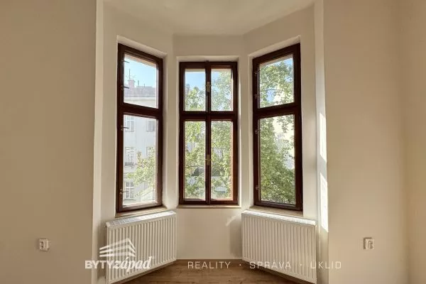 Pronájem nově zrekonstruovaného bytu 2+kk, 52 m2 v blízkosti centra Plzně