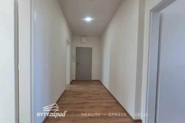 Pronájem nově zrekonstruovaného bytu 2+kk, 58 m2, Plzeň-Jižní Předměstí