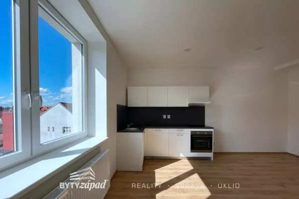 Pronájem nově zrekonstruovaného bytu 2+kk, 58 m2, Plzeň-Jižní Předměstí