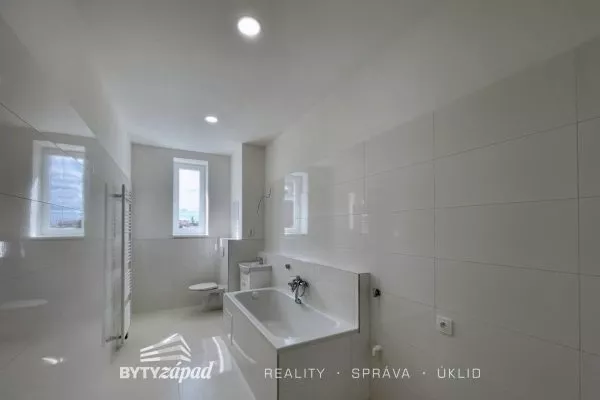 Pronájem nově zrekonstruovaného bytu 2+kk, 58 m2, Plzeň-Jižní Předměstí