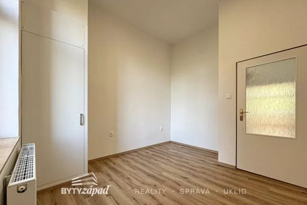 Pronájem nově zrekonstruovaného bytu 2+kk, 52 m2 v blízkosti centra Plzně