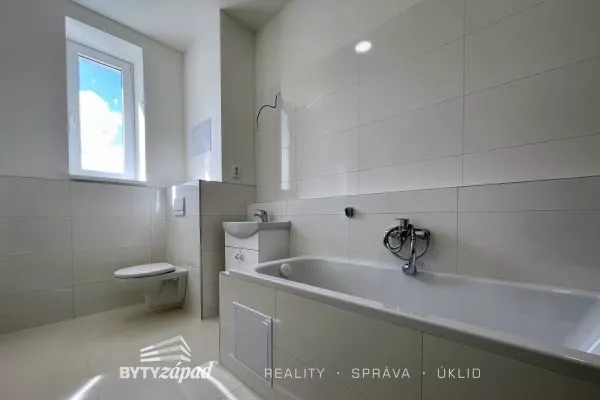 Pronájem nově zrekonstruovaného bytu 2+kk, 58 m2, Plzeň-Jižní Předměstí