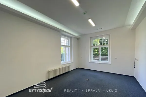 Pronájem Kancelářských prostor velikosti 205 m2 v Mýtě poblíž dálnice na Plzeň a Prahu