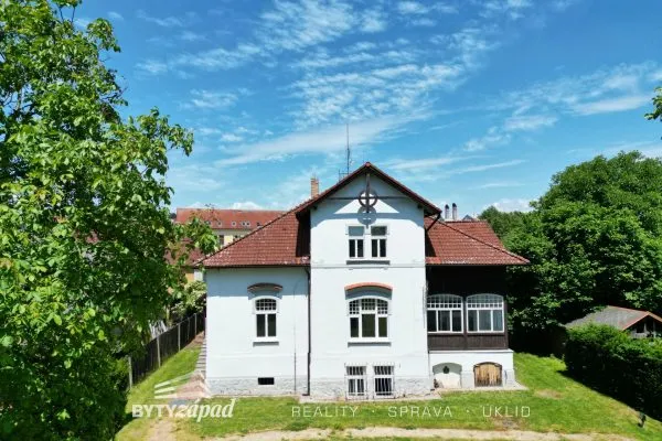 Pronájem Kancelářských prostor velikosti 205 m2 v Mýtě poblíž dálnice na Plzeň a Prahu