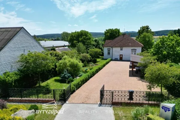 Pronájem Kancelářských prostor velikosti 205 m2 v Mýtě poblíž dálnice na Plzeň a Prahu