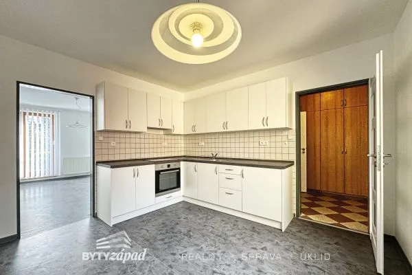 Pronájem slunného bytu 3+kk, 49 m2 v centru Plzně