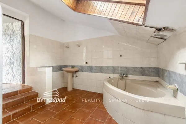 Prodej rodinné domy, 120 m² - Praha - Dolní Měcholupy