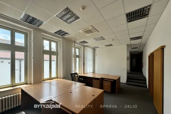 Prodej obchodní prostory, 2 250 m² - Plzeň - Vnitřní Město