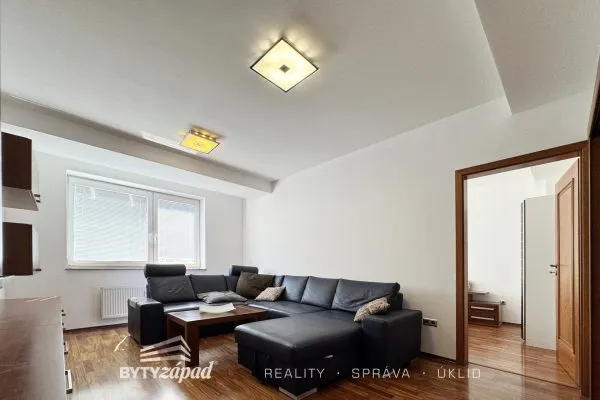 Pronájem mezonetového bytu 5+kk se dvěma balkony, 120m2 - Plzeň - Jižní Předměstí