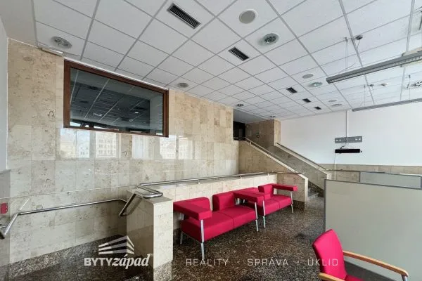 Prodej obchodní prostory, 2 250 m² - Plzeň - Vnitřní Město
