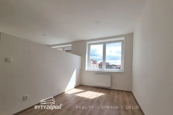 Pronájem nově zrekonstruovaného bytu 1+kk, 45 m2, Plzeň-Jižní Předměstí