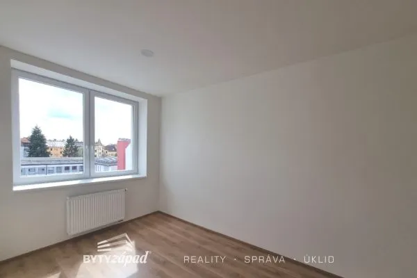 Pronájem nově zrekonstruovaného bytu 1+kk, 45 m2, Plzeň-Jižní Předměstí