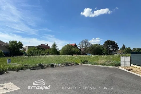 Prodej nadstandardního rodinného domu 149 m2, pozemek 830 m2 v obci Osek u Rokycan