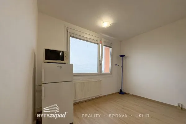 Pronájem bytu 1+1 35 m², Plzeň - Bolevec